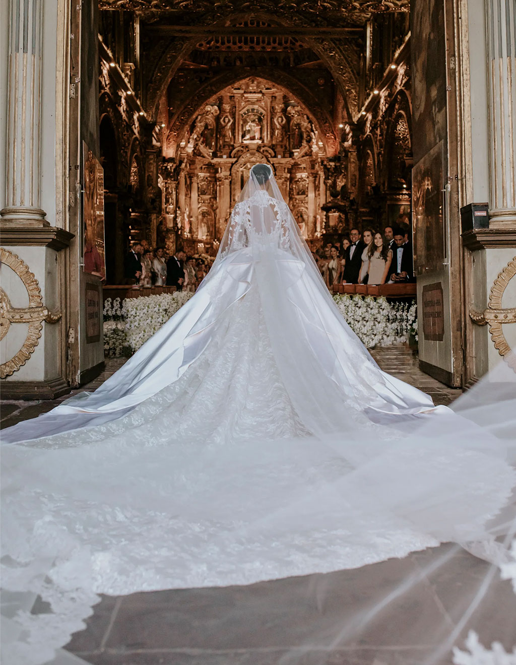 Luxury wedding in Quito hacienda