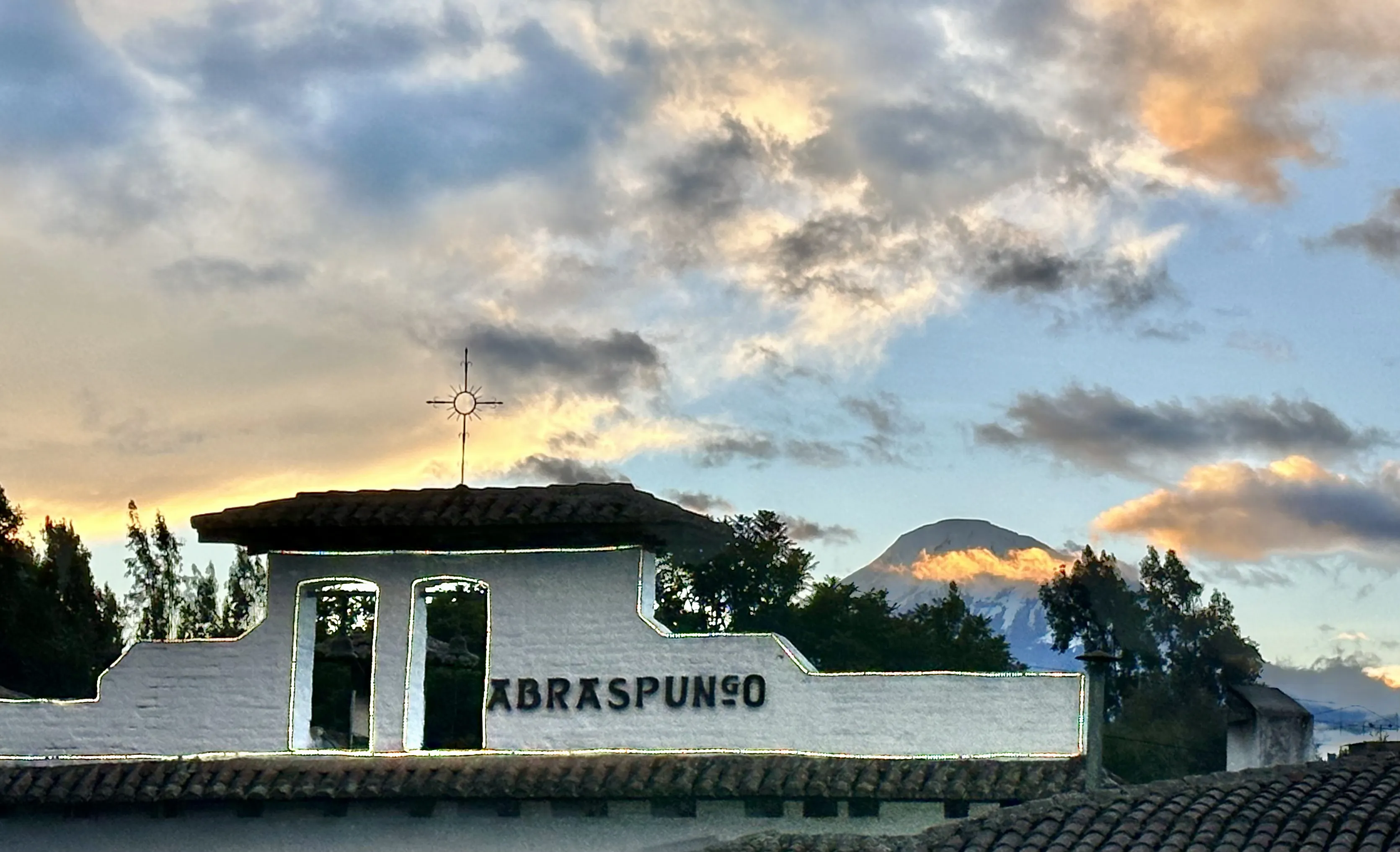 Hacienda Abraspungo exterior architecture